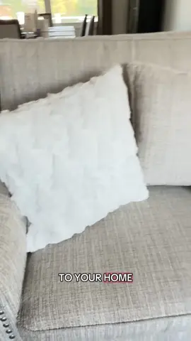 2 pack white 18” Christmas tree pillow covers  #christmasdecor #holidaydecor #christmastree #fauxfur #holiday2025 