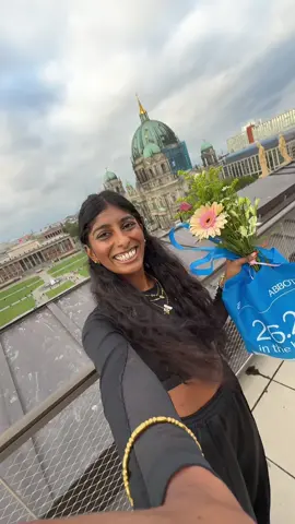 Such an honor to get to speak among iconic women in running 🙂‍↕️💞 @BMW BERLIN-MARATHON  #preethisdiary #roadtoberlin #berlinmarathon #berlin #runnergirl 