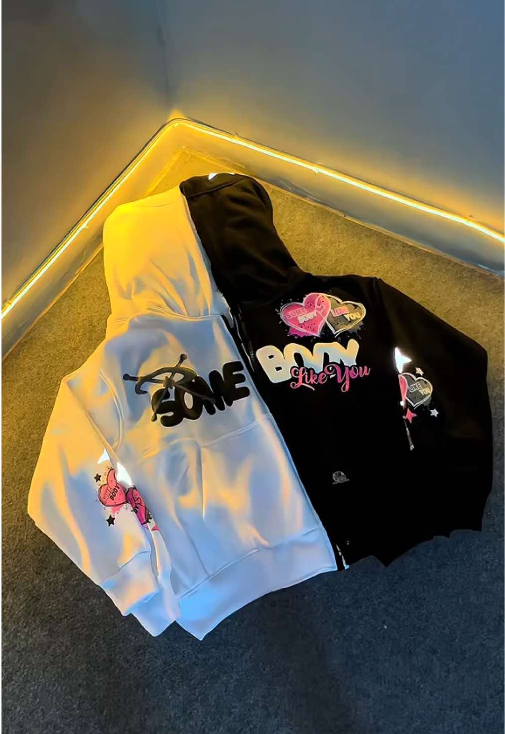 Nawaitu couple with you😻🖤🤍 #promoseruweekend #rekomendasi #hoodiezipper #hoodieboxy #somebodylikeyou 