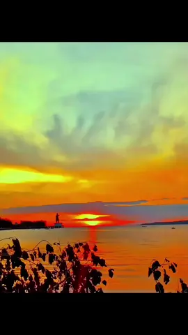 terkadang rasa nyaman itu, berawal dari bercanda;) #fyp#foryou #lagutimur #sunsetvibes #sunset 