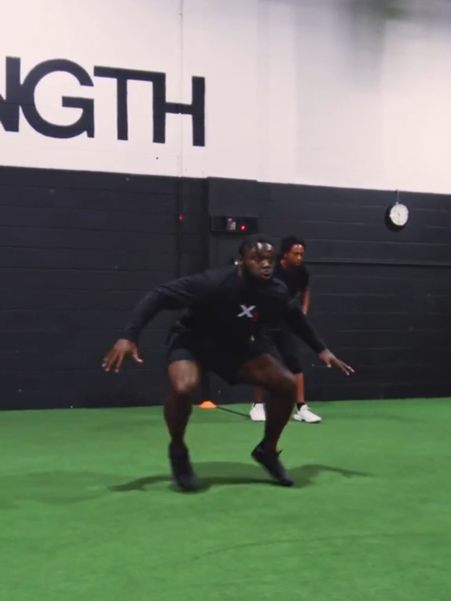 Lateral Power = Game-Changing Agility 🚀 - We’ve had 61 Pro Athletes across 6 Sports, 41 Draft Picks (9 1st Rounders), and 100+ College Commitments in the last few years. - If you’re ready to take the next step, check the link in bio.