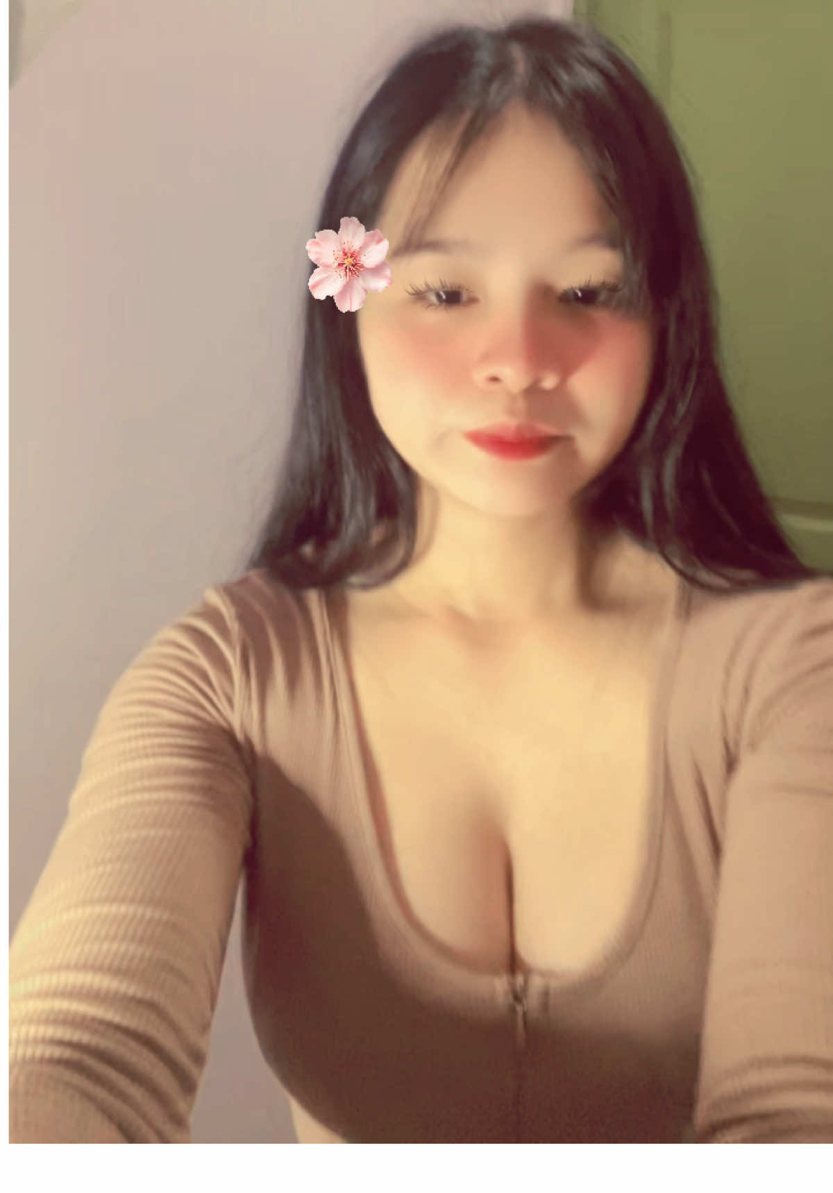 သီချင်းကပြီးတော့မယ် ဖုန်းက ထောင်လို့အဆင်မပြေသေးဘူး🤣#foryou #fyp #follow 