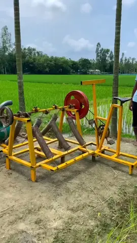 💧 Teknologi Tepat Guna: Pompa Air Pegas untuk Pengairan Sawah 🌱 Pompa air dengan tenaga pegas ini adalah inovasi sederhana namun bermanfaat besar bagi petani. Tanpa perlu listrik atau bahan bakar, sistem pegas memanfaatkan energi mekanis untuk menggerakkan pompa dan mengalirkan air ke petak-petak sawah. Hasilnya, petani bisa mengairi lahan lebih hemat biaya, ramah lingkungan, dan mudah perawatan. Dengan desain yang ringan dan mudah dipindah, alat ini cocok digunakan di daerah terpencil atau lahan yang sulit dijangkau mesin besar. Teknologi tepat guna seperti ini membantu meningkatkan produktivitas pertanian sekaligus mendukung pertanian berkelanjutan. #petanimodern #kreatif #oranghebat 