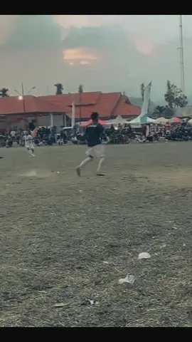 🤏😉 #sepakbola #tarkam #fyp #foryoupage 