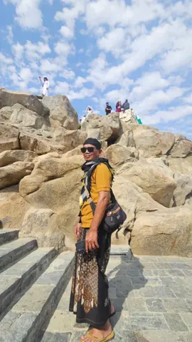 #pulmanRiyash  kenangan Jamaah saat dipuncak jabal rahmah #berkahsetiaplangkah 