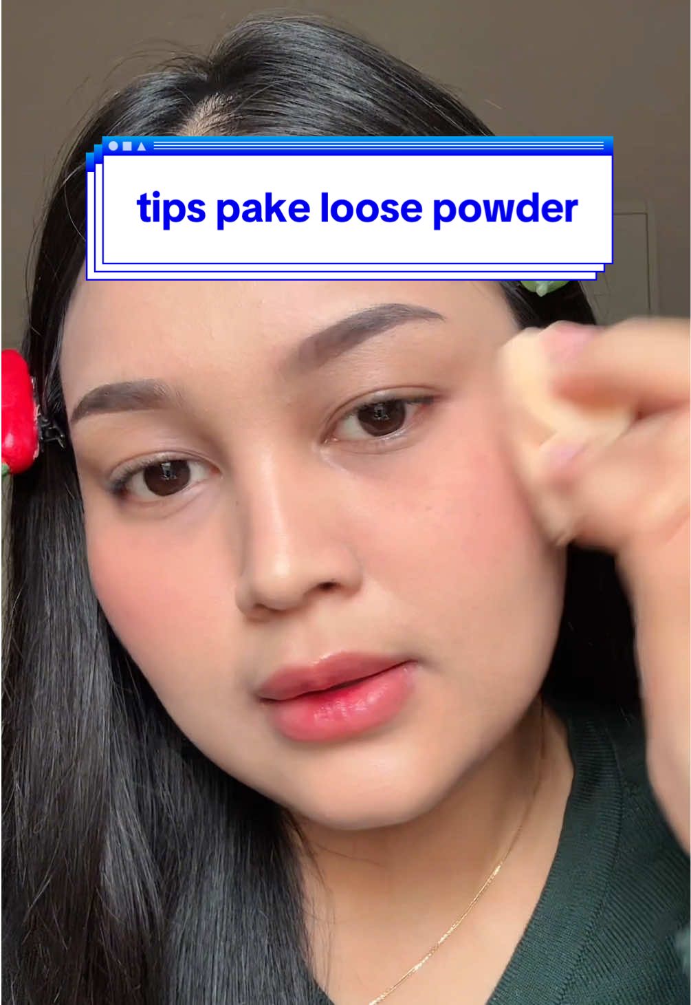 tips pake loose powder ✊🏻 ambil dikit aja jangan kebanyakan, tap-tap nya pelan aja jangan digeser biar gak ngegeser complexion. fokus di area yg gampang minyakan, terus set juga di under eye untuk ngurangin crack & mencegah creasing jg. jadi hasilnya lebih halus also lebih tahan lama. hope it helps ☺️ #loosepowder #tipsloosepowder #powdermakeup #makeup #powder #tutorialmakeup #makeuptips #tipsmakeup #makeuppemula #foryou #stopdica 