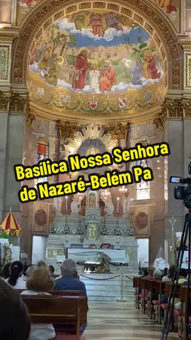 A Basílica Santuário de Nossa Senhora de Nazaré é um dos principais templos católicos do Brasil e está localizada em Belém do Pará. É considerada a “casa” da devoção à Virgem de Nazaré e o ponto central da maior manifestação religiosa católica do país: o Círio de Nazaré, que ocorre todo segundo domingo de outubro e reúne milhões de fiéis. Principais informações: 	•	Inauguração: Foi construída entre 1909 e 1954, inspirada na Basílica de São Paulo Extramuros, em Roma. 	•	Estilo arquitetônico: Neoclássico com elementos do estilo romano, vitrais, mosaicos e colunas de mármore trazido da Itália. 	•	Título: Em 1923, o Papa Pio XI concedeu o título de Basílica Menor ao templo. 	•	Interior: Abriga o Glorioso Altar-Mor, onde está a pequena imagem original de Nossa Senhora de Nazaré, encontrada por volta de 1700 pelo caboclo Plácido. 	•	Devoção: É o ponto de chegada da grande procissão do Círio, que sai da Catedral da Sé até a Basílica. A basílica não é apenas um templo, mas também um santuário mariano, símbolo de fé, cultura e identidade do povo paraense. #nossasenhoradenazare #basiicanossasenhoradenazare #belemdopará 
