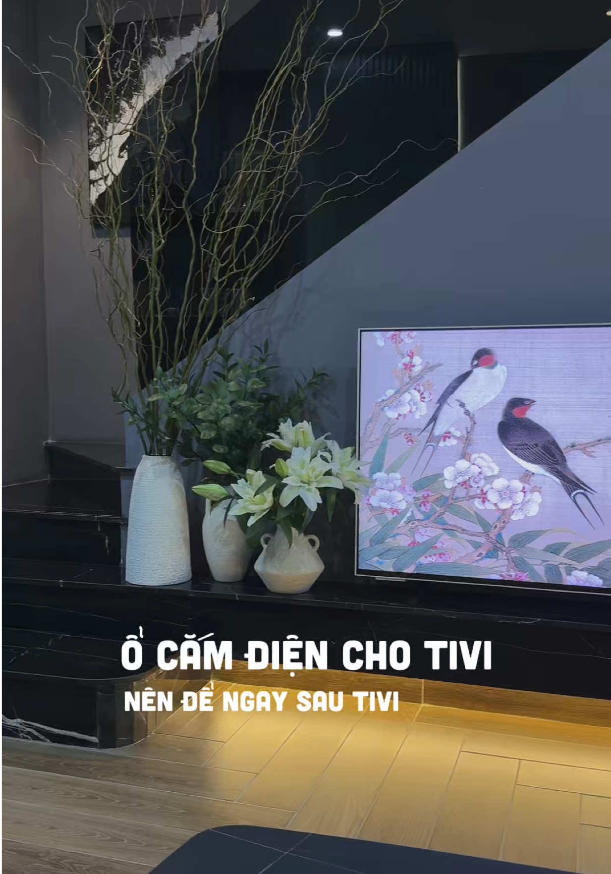 Tui sai rồi - nên các cậu đừng sai - nên để ổ cắm ngay sau tivi, xác định treo tivi ở đâu tự đầu và chừa ổ cắm sau tivi là đẹp nhất.,, 💡 #momitrendii#nhadep#homedecor
