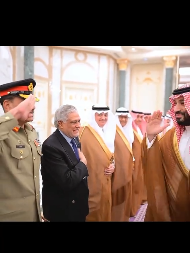 Historic Moment 🤝 Field Marshal Asim Munir & Saudi King Exchange Salute A rare and historic moment as Pakistan’s Field Marshal Asim Munir and the King of Saudi Arabia exchanged salutes 🤝👑. This gesture reflects deep respect, unity, and brotherhood between two powerful Muslim nations. Watch this symbolic scene that highlights a new era of Pakistan–Saudi relations. #Pakistan #SaudiArabia #AsimMunir #SaudiKing #HistoricMoment