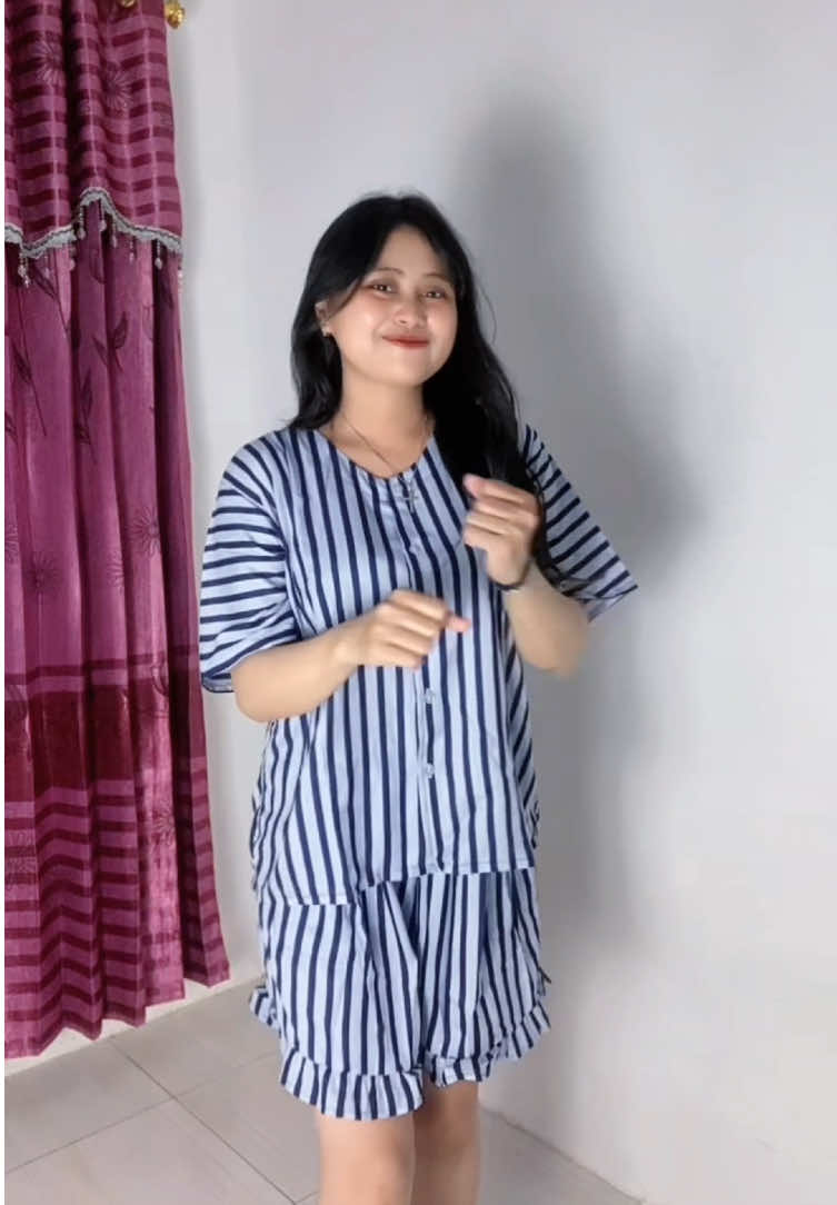 Ootd mau tidur check😴💗 #bajutidur #piyamakekinian #bajurumahan #rekomendasioutfit 