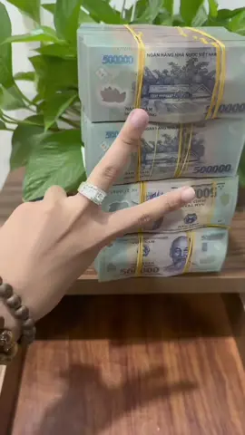 Các bạn trao mình niềm tin mình sẽ trao lại cho các bạn giá trị. Tin mình đi giá trị các bạn nhận lại vô cùng lớn đấy !!