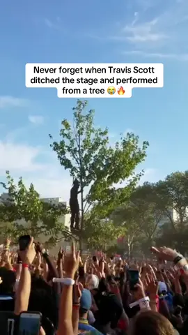 You had to be there... throwback to Made In America Fest 2016 when #TravisScott performed his hit track 