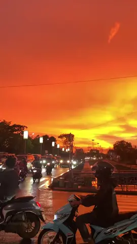 Pontianak full hujan#pontianak #fyp #fyp #foryoupage #masukberandatiktok 