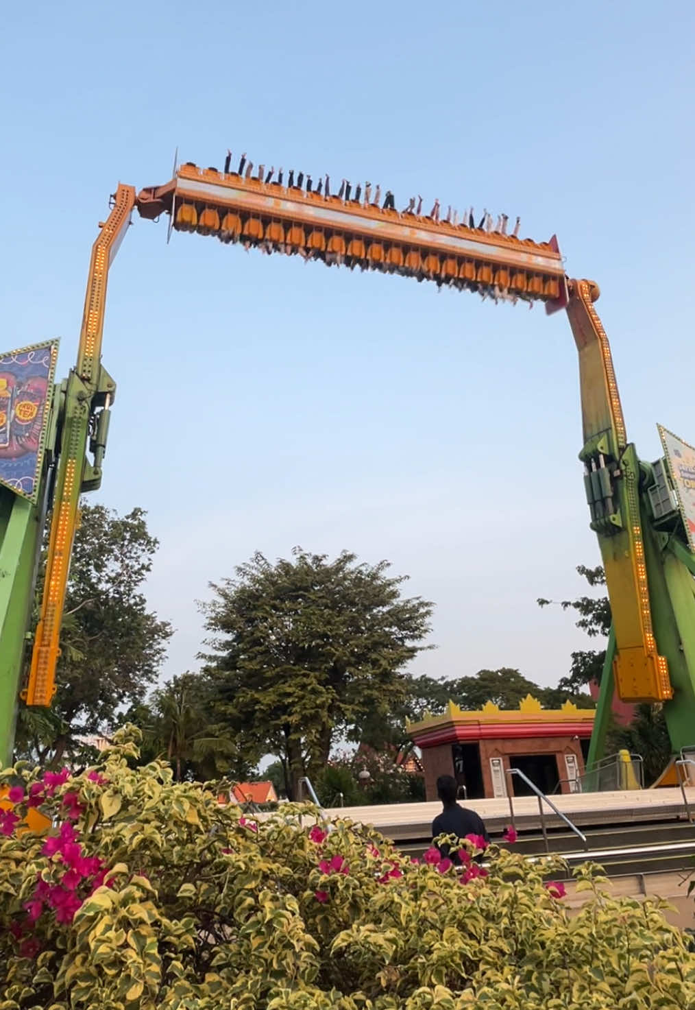 Biar hidup tetap waras 🏄🏻‍♀️ #fypage #fyppppppppppppppppppppppp #tornado #dufan#duniafantasi 