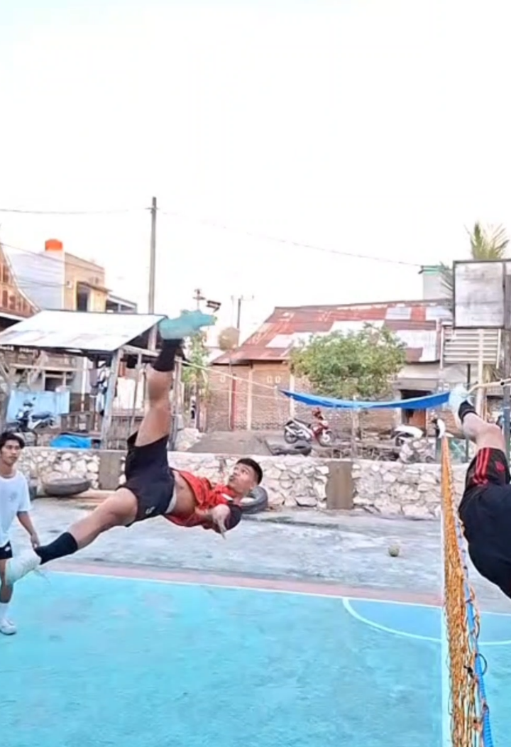 Kita mulai latihannya lagi😅🙏🔥💪  #sepaktakraw #sepaktakrawindonesia #sepaktakrawsulsel #takraw #makassar 