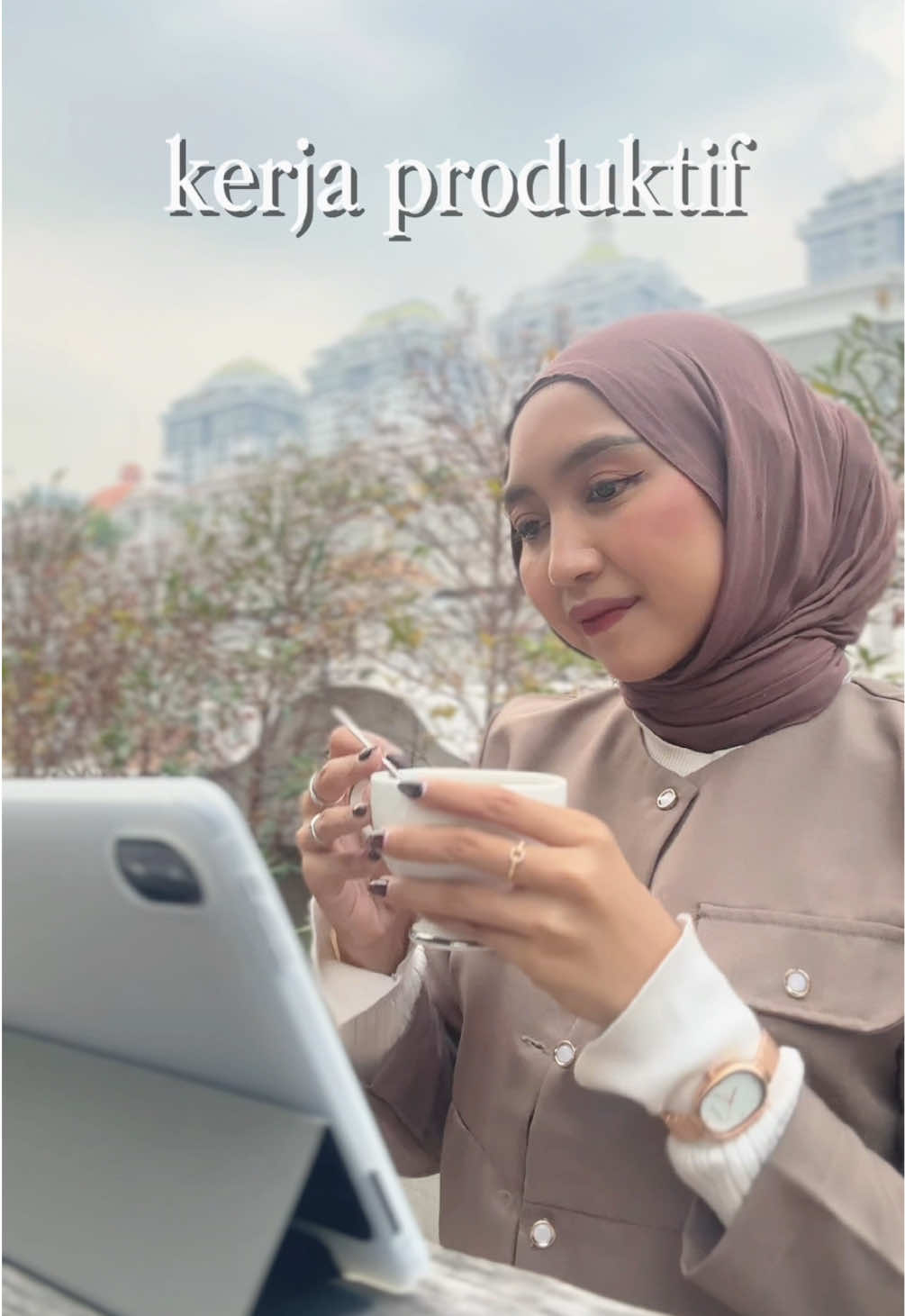 gue nobatkan tablet stylish bikin produktif dan hidup jadi effortless. Yang gua pake tablet @Advan Indonesia VX Neo 👀✨ #AdvanIndonesia #MadeToInspire #VXNeo 