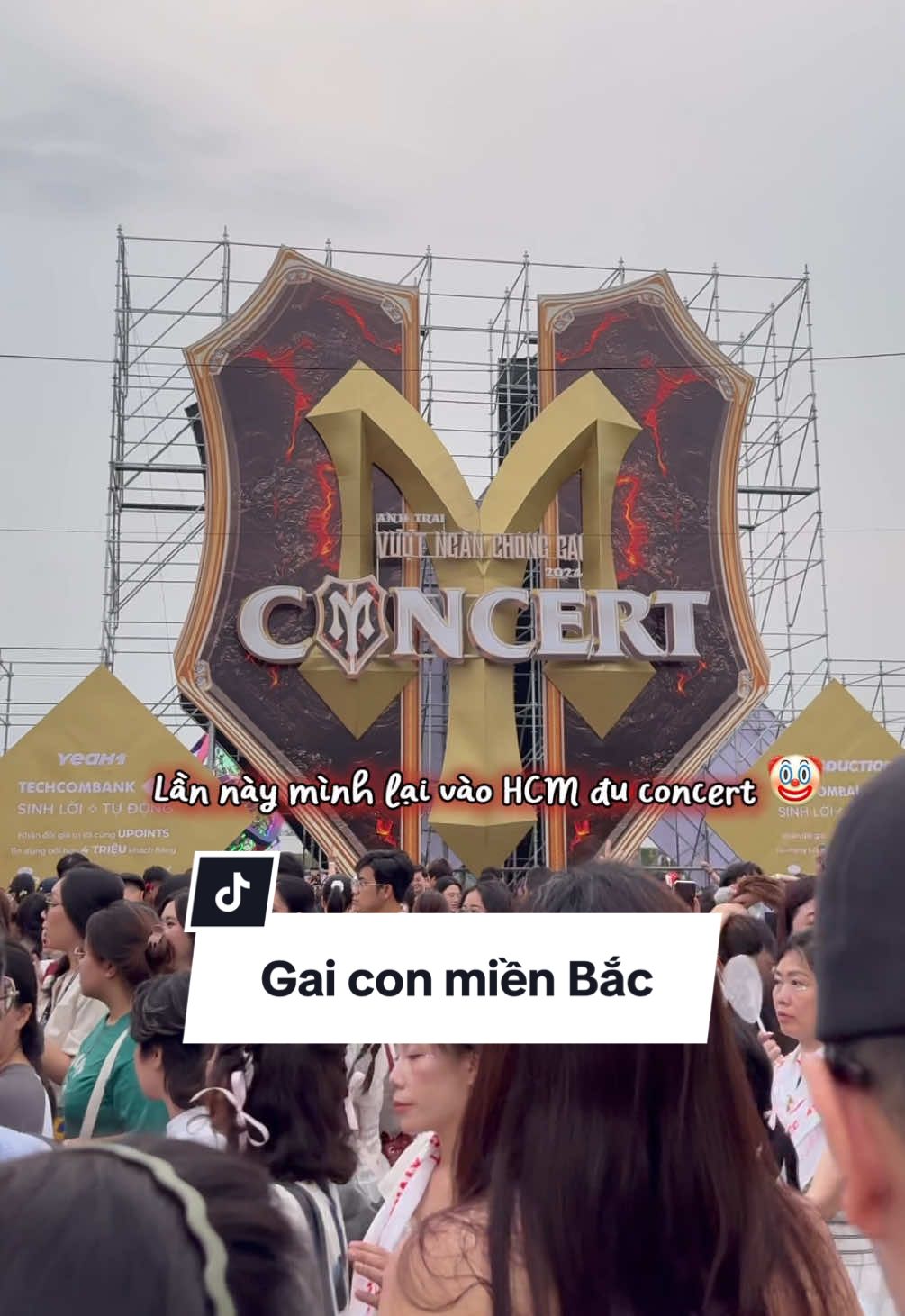 Concert là nơi tui thuộc về 😆 Gai con miền Bắc đang tích cực khều thêm D9-10 đấy Gai Mẹ ơiii #thuhuongishere #LearnOnTikTok #vulaci #dicungredbus 