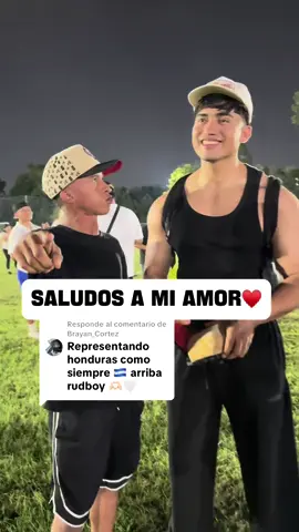 Respuesta a @Brayan_Cortez Oye @jcandsondraa , deme ese saludo, pero pídele que deje el relajo, que el que cocina también merece relajarse 🍽️🔥 Saludos a mi amor, @keylin benitez  ❤️ #JCAndSondra #SaluditoParaMiEsposa #NoLavesLosTrastes #HumorDePareja #TikTokersEnLaCancha
