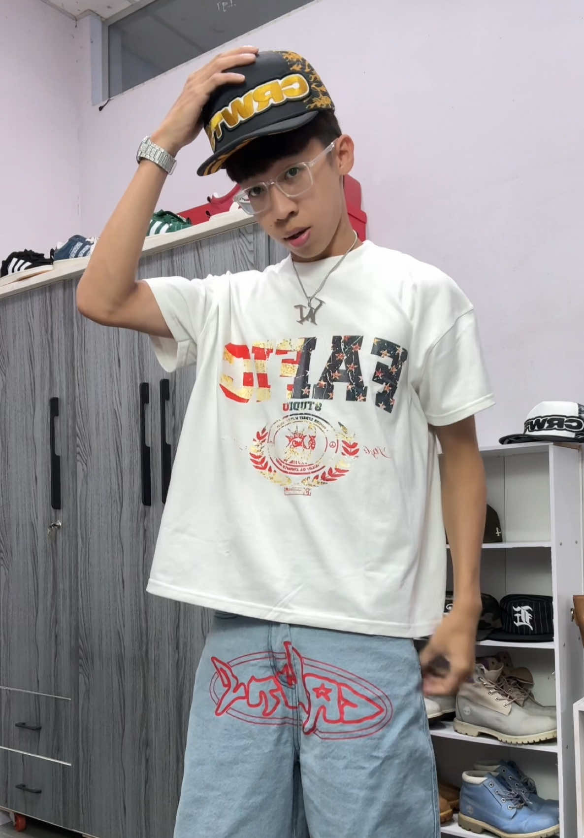 #outfits #snapback #tee #fafic 