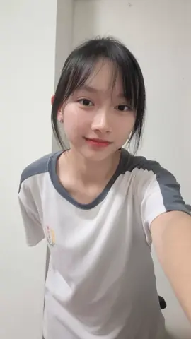 最近被這個洗腦了哈哈哈哈哈😂 #fyp #高中生 #08 #混血 #抽象 