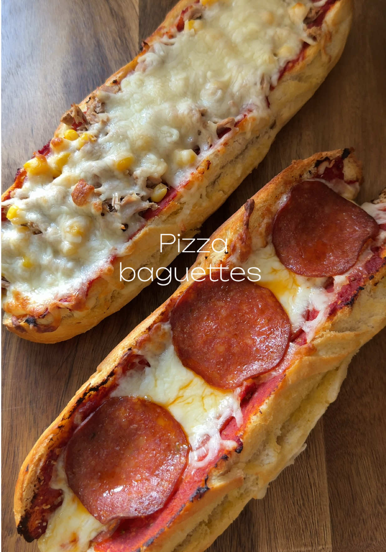 Pizza baguettes!🥖 tuna and sweetcorn and double spicy pepperoni 🥰 easy lunch idea 🍕#pizzabaguette #mealideas #lunchtime #baguette #easylunchideas 