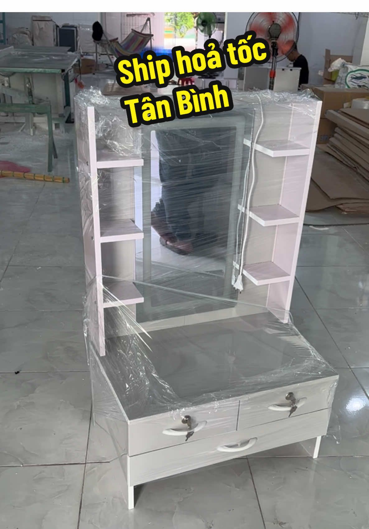 Mã số 4- bàn 3 ngăn 2 hàng kệ ship Tân Bình #bantrangdiemtanbinh #bantrangdiemtanbinh618 #bàntrangđiểmmini #bantrangdiem #lamdep 