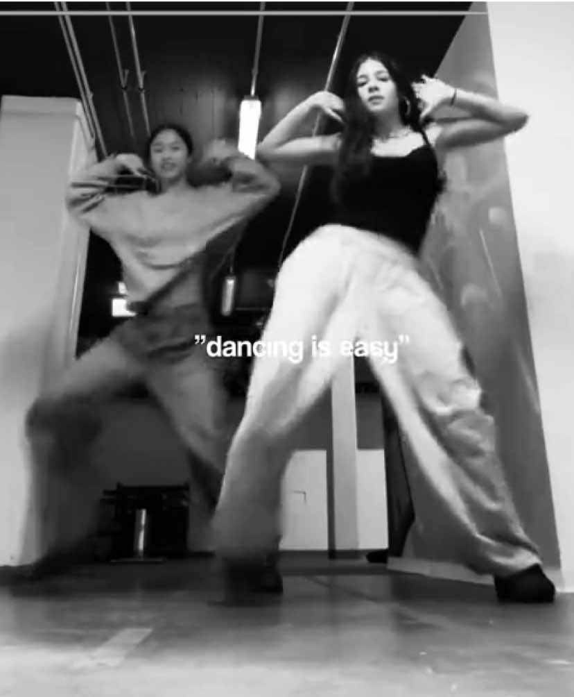 Dancing is like hard for me im not a dancer but ppl say dancing is so easy but it’s hard #dancing#fyp#viral#dancers#harddancing 