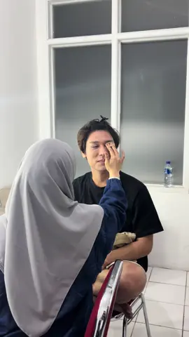 Seperti biasa di make up MUA mahal 😎