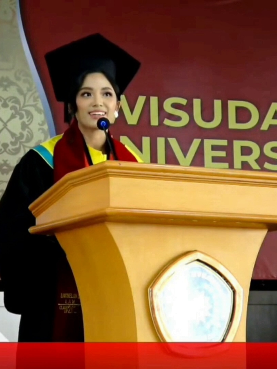 To those who fought silent battles, this win is yours too🫶🏻 What an incredible journey, thank you for everything. I'm so grateful for this opportunity🥹 #wisuda2025 #graduation 