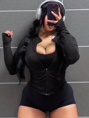 creatina mujer mejora fuerza,curvas,musculo,confianza. suplemento ayuda  tonificar.empoderate.espejo