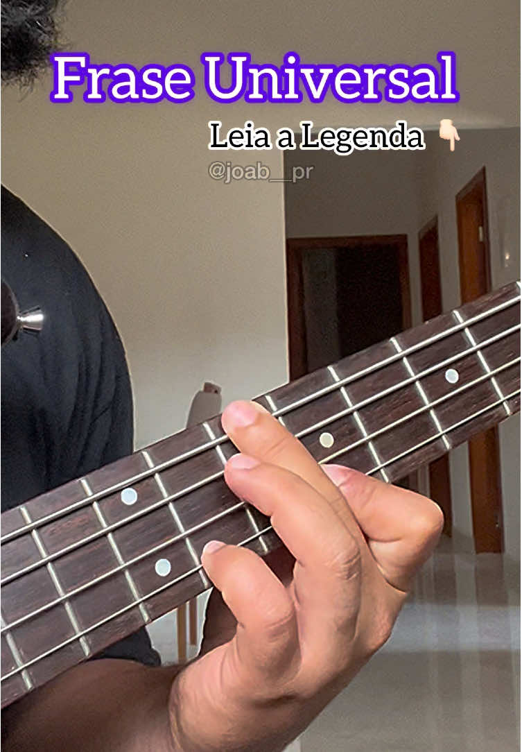 🎶 Aqui eu uso uma frase universal de preparação por quarto grau. No Fábrica de Frases Infinitas tem um módulo completo só sobre frases universais, onde eu mostro como criar e aplicar esse tipo de frase em qualquer acorde ou grau do campo harmônico. A ideia é simples: você aprende a ter frases prontas que funcionam em vários contextos, sem depender só do improviso do momento. 👉 Quer aprender a usar isso no seu vocabulário de baixo? O link tá na bio. #bassplayer #jazz #lick #bass #baixista 