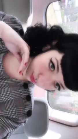 Helllooo!!  . #vintage #vintagefashion #1950s #vintagestyle #fyp 