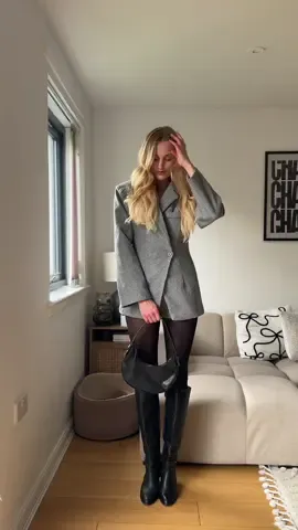 Cutest blazer and shorts jumpsuit outfit inspo for date night 🩶 #greyblazer#autumnoutfit#fallfashion#pintrestfashion#kneehighboots 