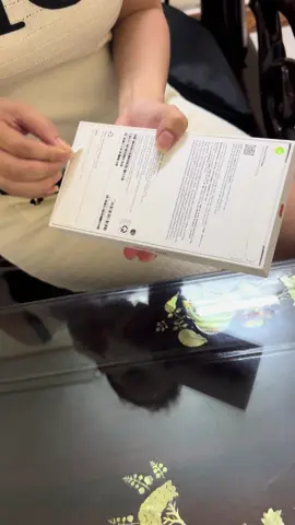 Xé hộp 17promax 512 đêm khuya thật đã tai. 🤣 Cảm ơn vị khách đặc biệt xin giấu tên mỗi năm luôn đập hộp đầy tay iphone mới nhé.  Trân quý! 💞.    #NHUEGIANG #TUYENQUANGTRI