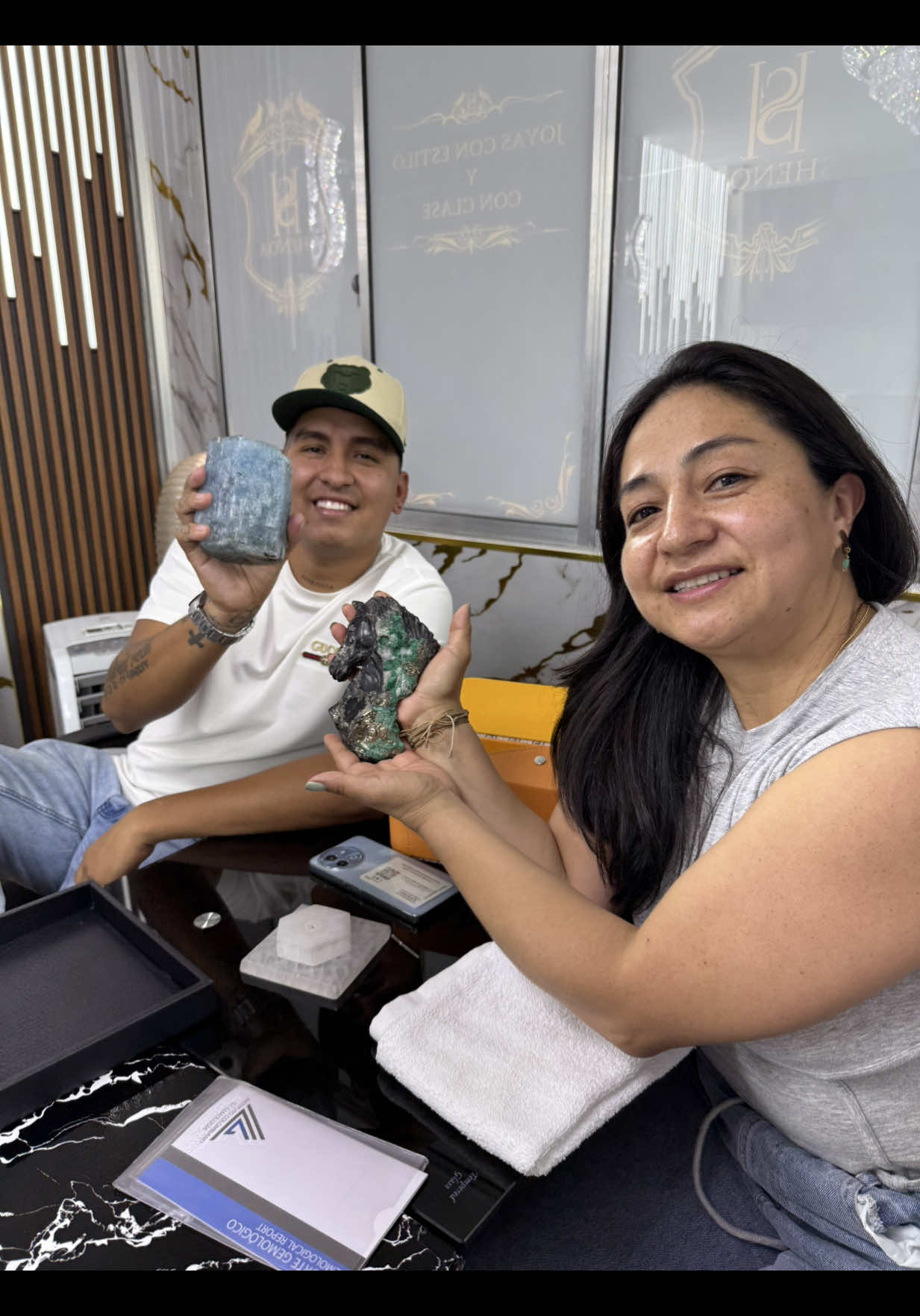 Habían visto una aguamarina de este tamaño alguna vez, cual de las 2 sorpresas les gustó más ?  🤔 😱😱 #shenoaorocolombia #estadosunidos🇺🇸 #mexico🇲🇽 #ecuador🇪🇨 #españa🇪🇸 