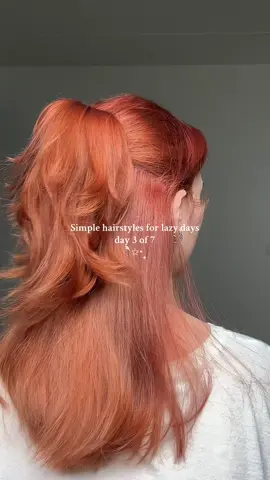 If you want some extra volume you can add a clawclip underneath as well #simplehairstyle #easyhairstyle #halfuphalfdown #hairstyletutorial #hairtutorials 