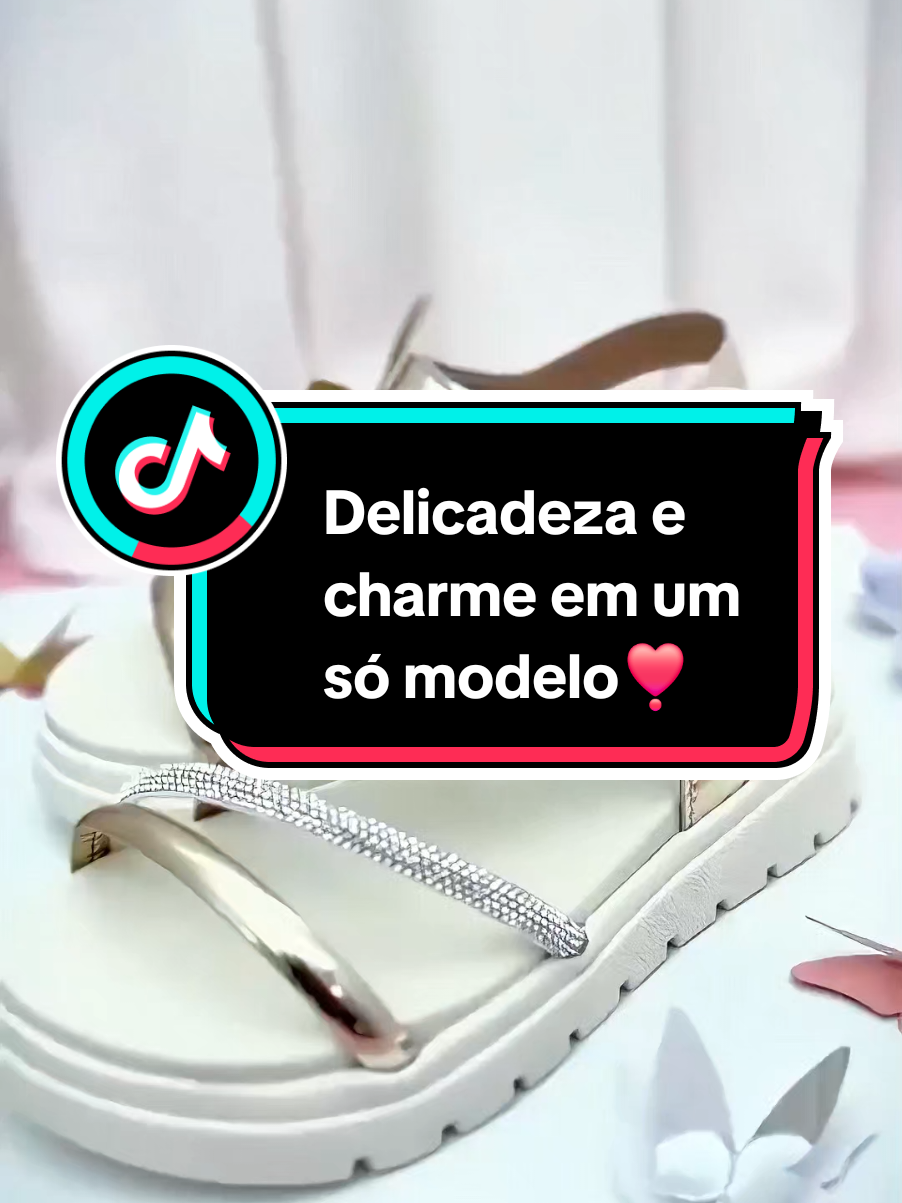 A Sandália Infantil Feminina com Borboleta e Brilho foi criada para unir conforto, estilo e delicadeza em cada passo da sua princesa. Com design encantador, traz detalhes de borboleta e acabamento brilhoso que transformam qualquer look. 👧 Leve e confortável para o dia a dia 🦋 Detalhes delicados que encantam ✨ Brilho especial para ocasiões festivas 👡 Ajuste perfeito e seguro nos pezinhos Ideal para passeios, festas ou momentos de diversão, garantindo sempre beleza e conforto. ✨ Conforto e estilo! Sandália infantil com borboleta e brilho 🦋 Deixe sua pequena ainda mais encantadora! #ModaKids #Princesa #Estilo#sandáliafeminina #infantil @achadosdalaranjinha 