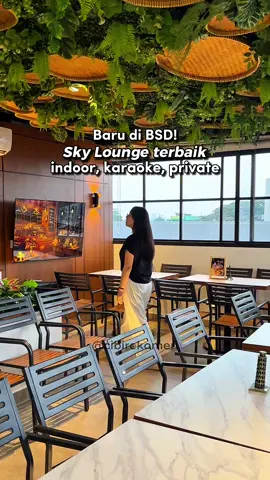 Sky Lounge full indoor ber-AC, lengkap dgn mushola dan fasilitas karaoke di BSD yg cakep pisan🥺 *sedia VIP Room jg di lt 3 📍Robbert's Place 📽 @cibirekomen #RobbertsPlace #SkyLounge #cafebsd #kulinerbsd #rooftopbar @Robberts Place  