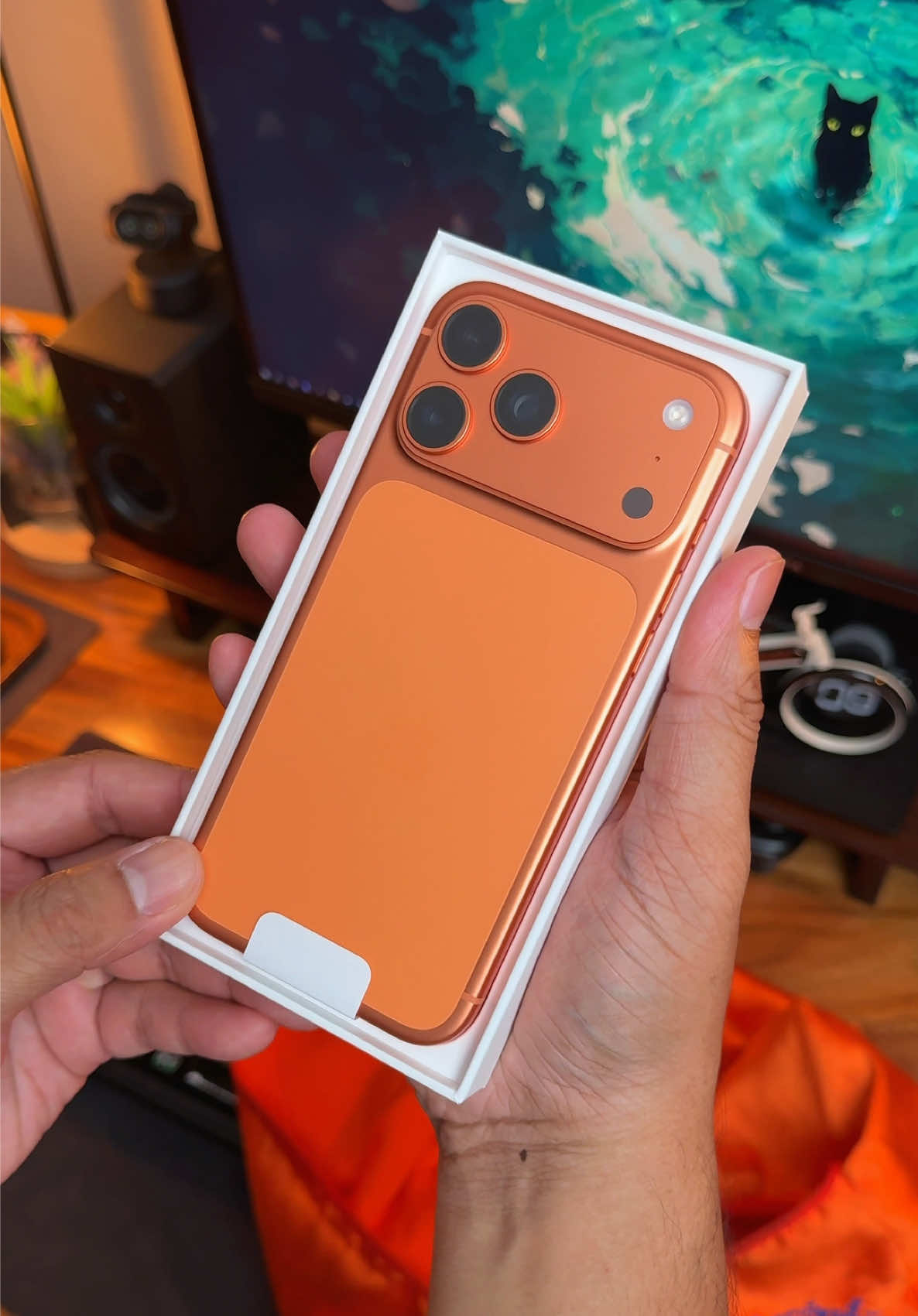 อดไม่ได้ที่จะไปยืมย่ามหลวงพ่อมาเป็นพร็อพจริงๆ 🤣🌿 iPhone 17 Pro Max 🧡#iphone17promax #iphone #apple #fyp #คลิปตลก 