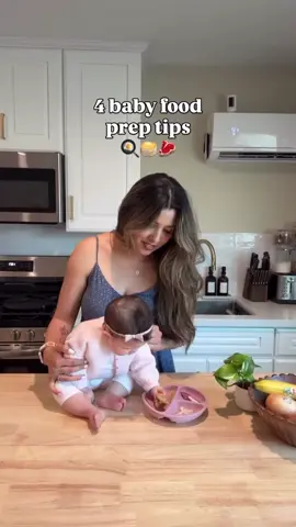 Baby food prep tips ✨ Say “foodie” to get products 🔗 sent directly to you 😊 This is what has helped me prep food for my 9 month old baby lately. 4 ingredient baby pancakes 🥞🍓🍌 • 1/2 banana • 2 small strawberries or 1 large • 1 egg • 3 tablespoons flour 1. Mash the banana and strawberry with a fork. 2. Add one egg and mix well. 3. Add the flour and mix well. 4. Pour batter on a buttered skillet on medium/low heat. *This makes around 3 small pancakes. I usually cut them into strips and give her three strips at a time and refrigerate the rest to use within 2 days or freeze the rest to last longer! • • • #babyledweaning #blw #babymeals #babyfood #Foodie 