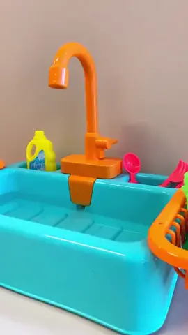 ✨ Dia das Crianças especial! ✨ A Lava-louças de Brinquedo transforma a hora de brincar em pura diversão e aprendizado. 💦🍽️ Com cores vibrantes, ela estimula a criatividade, coordenação motora e ainda ensina responsabilidade de forma leve e divertida. 🧼💖 👉 Presente perfeito para encantar e educar ao mesmo tempo! 🎁👧👦 Link: https://s.shopee.com.br/8zvwJ1dpuz #criança #diadascrianças #shopee 