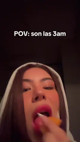 *Procede a picar de todo lo que encuentra*