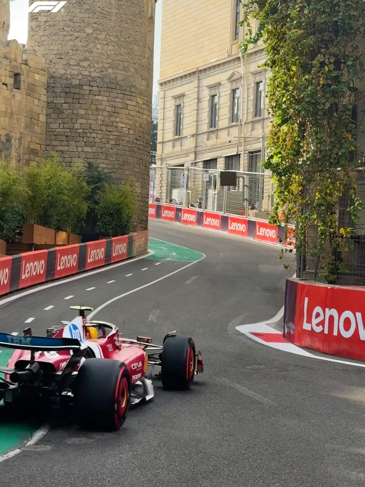 they do be threading the needle tho 😳🪡 #f1 #formula1 #azerbaijangp #sport