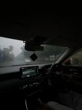 Rainy drive😶‍🌫️🤌🌧️#thesong #theshoot #naturevibes #rainyday #vezel #viralvideo #viralvideo #viral #viral 