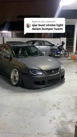 Replying to @nD disebabkan terlalu ramai yang bertanyakan tutorial macam mana nak buat strobe light.hari ni aku ajar kan korang semua. Barang2 keperluan semua ada kat beg kuning. #stance #3sc4p3 #fyp #staticrolling #strobelights 