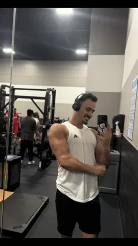 “Strong mind, stronger body.”💪🏼 #foryoupage #fypシ #GymTok  #eosfitness 