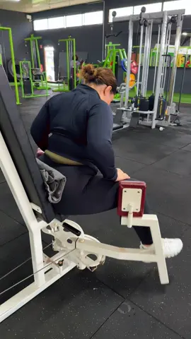 Another glute day at the office😌 Bent u opzoek naar een fitness of kickboks trainer? Neem vandaag nog contact op met trainer deshon op het nummer +(597)850-4483☎️ Let wel hoe meer je zweet hoe meer kilos je kwijt raakt😌 This is my only account‼️ ##olebrandselect##fentysuperbrandday ##hardwork##nevergiveup##gym##fyp##hardworkpaysoff##kickboxing##suriname##boxing##condition##Fitness##surinametiktokers##suriname🇸🇷##surinametiktokers🇸🇷🇸🇷🇸🇷##surinametiktok##surinametiktokers🇸🇷##Fitness#boss_fitnesss 