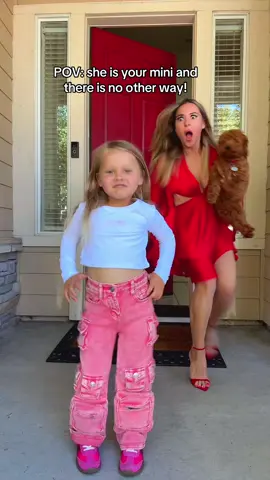 Who wear it better 😁