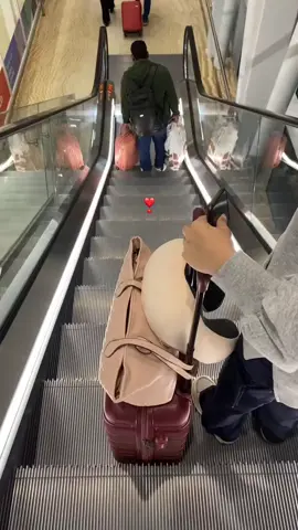 ودعتها وخفيت عنها دموعي😔 #jordan #bahrain #explore #fyp 