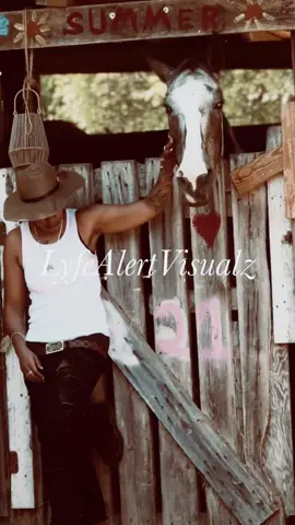POV: When you’re the photographer and the model—self-shot vibes at the barn.  #lyfealertvisualz #barnlife #model #photographer #picoftheday 